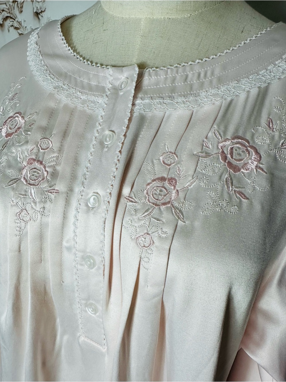 Miss Elaine Pale Pink Long Sleeve Nightgown with Floral Embroidery - Picture 4 of 10